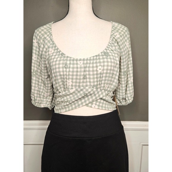 everleigh Tops - Everleigh Gingham Cropped Babydoll Wrap Top smocked puff sleeves NWT Small